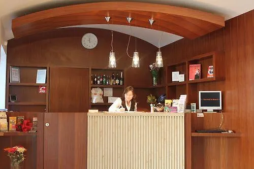 Hotel Popelka Praga 4*,