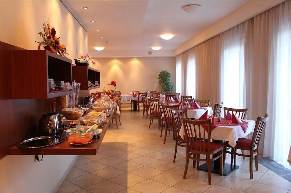 ****  פראג Hotel Popelka צ'כיה