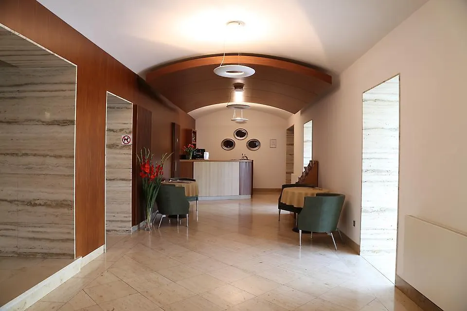 פראג Hotel Popelka צ'כיה