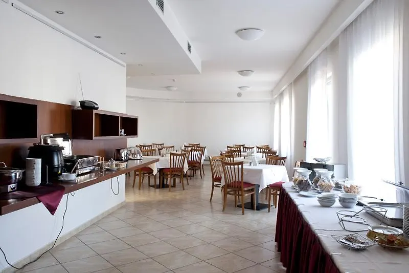 פראג Hotel Popelka