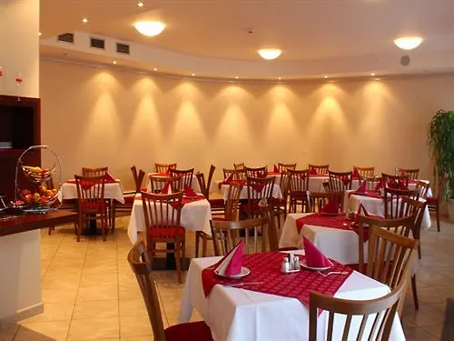 פראג Hotel Popelka