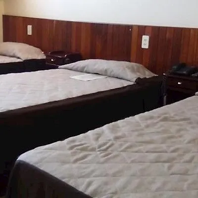 פראג Hotel Popelka