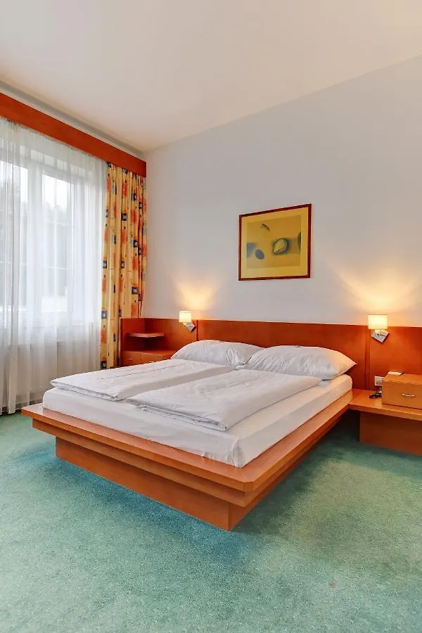 פראג Hotel Popelka 4*,  צ'כיה
