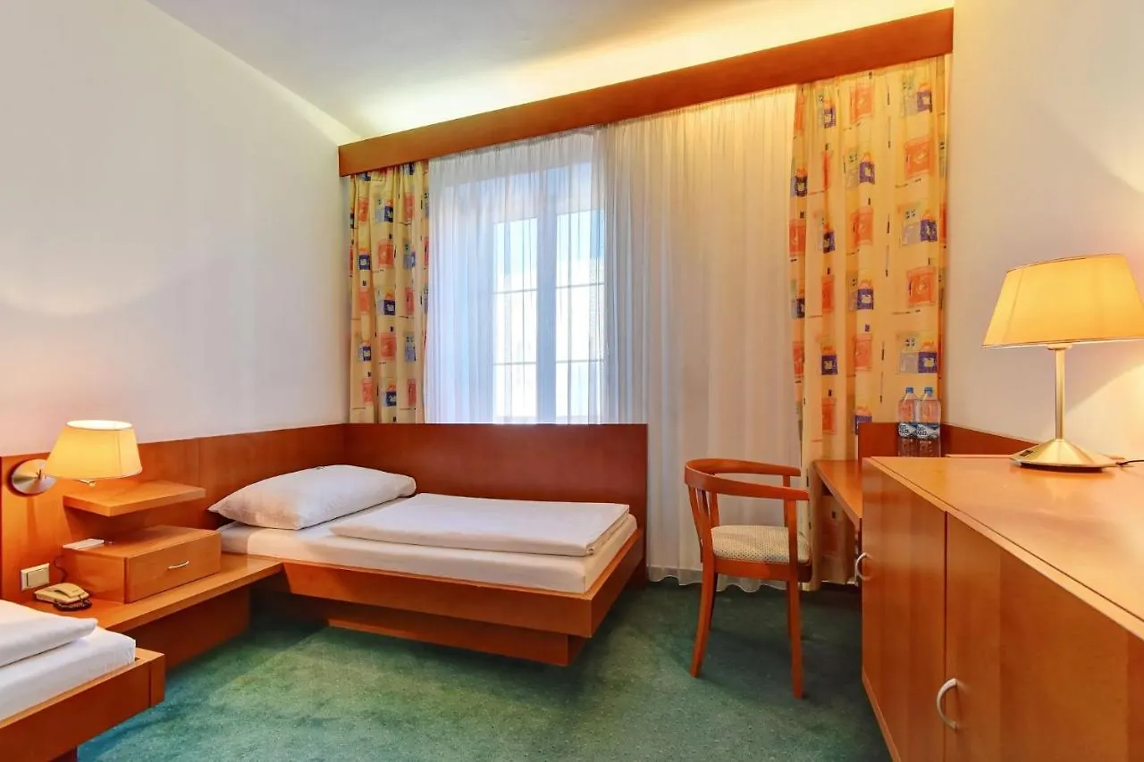 פראג Hotel Popelka 4*,  צ'כיה