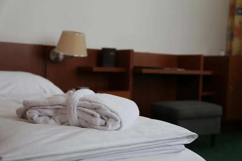 פראג Hotel Popelka